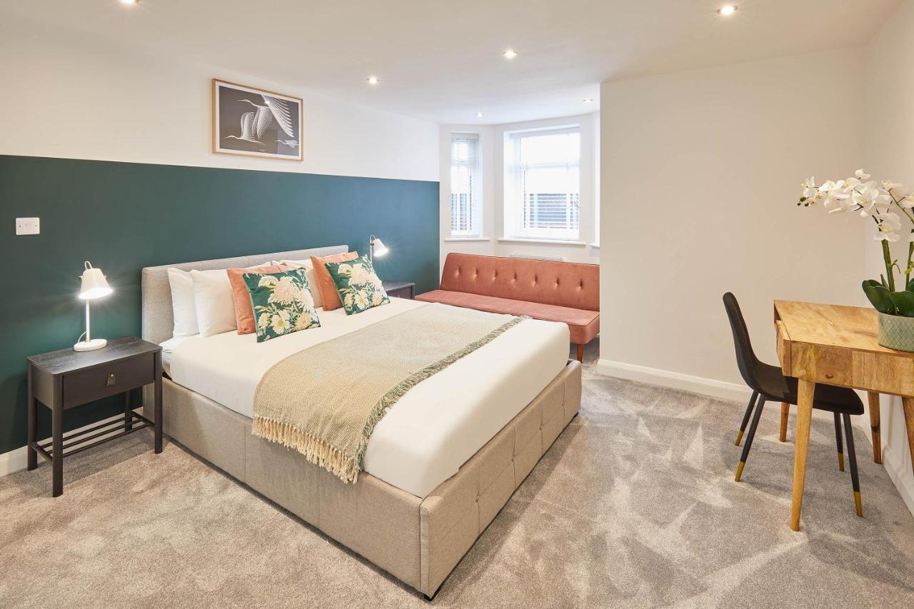 Apartment Host & - View *